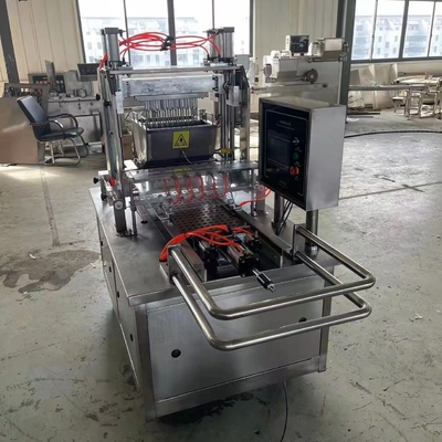 Máquina automática de produção de vitaminas doces de goma de 20 a 50 kg Capacidade CE aprovada